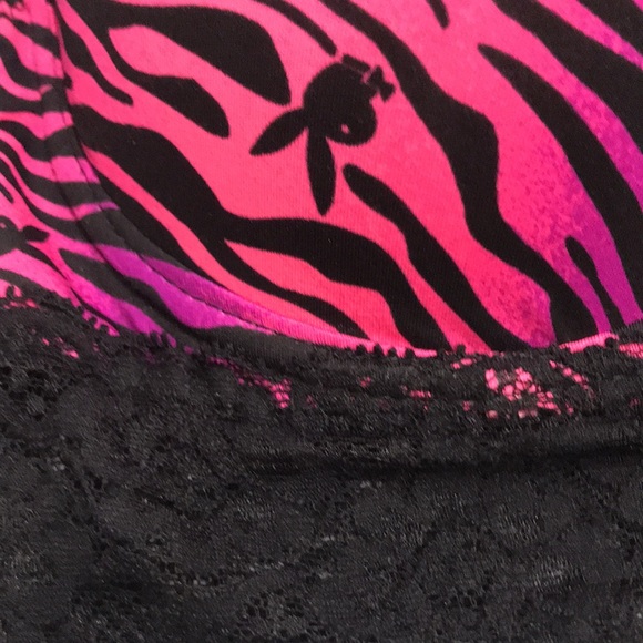 PLAYBOY BRA.  34C TIGER STRIPE W PICS OF PLAYBOY BUNNIES.  💕 - Picture 3 of 10